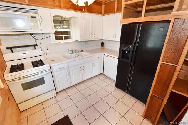 8107 E BRISTOL Road, Davison Township, MI 48423