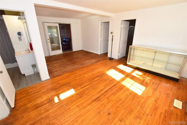 8107 E BRISTOL Road, Davison Township, MI 48423