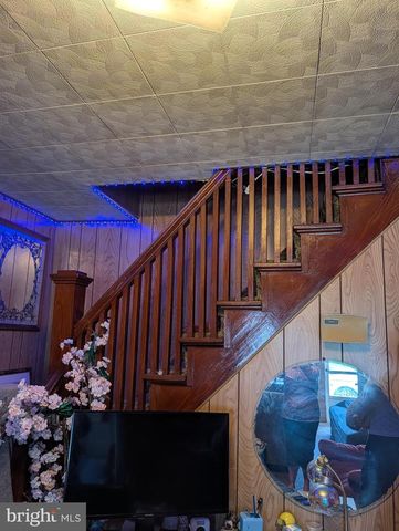 812 W 5TH ST, Mount Carmel, PA 17851