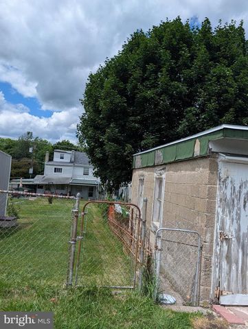 812 W 5TH ST, Mount Carmel, PA 17851