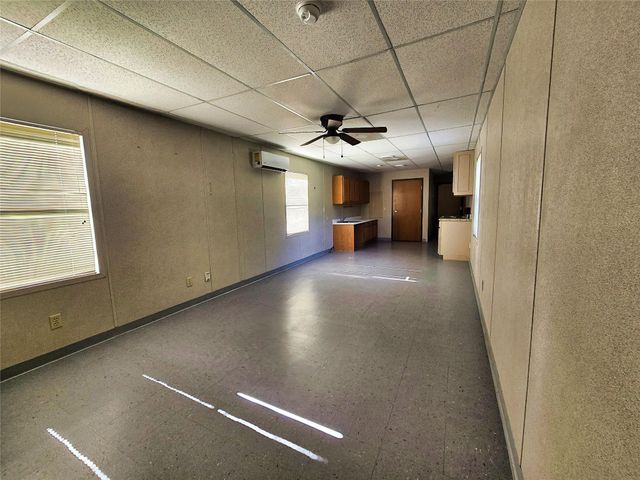 1014 E 3rd Street, Weatherford, TX 76086