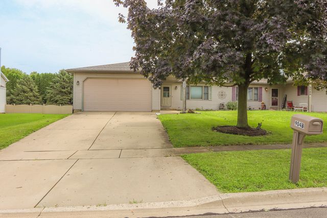 904 Harvest Trail B, Yorkville, IL 60560