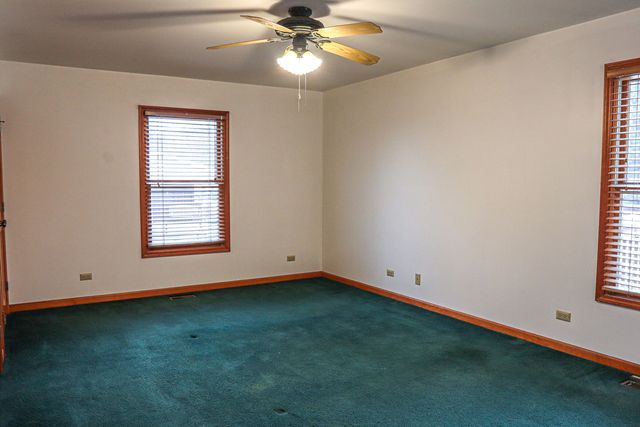 904 Harvest Trail B, Yorkville, IL 60560