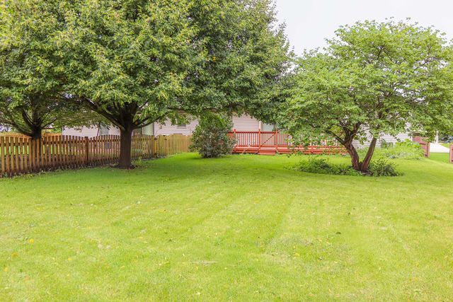 904 Harvest Trail B, Yorkville, IL 60560