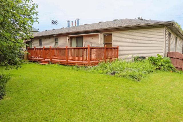 904 Harvest Trail B, Yorkville, IL 60560