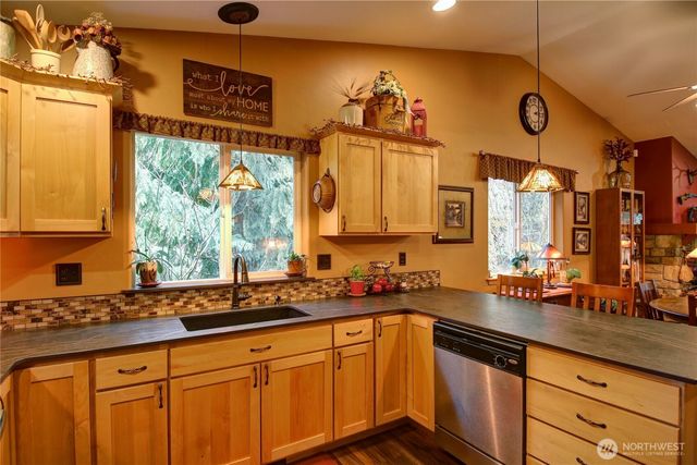 740 Sumerset Way, Sedro Woolley, WA 98284