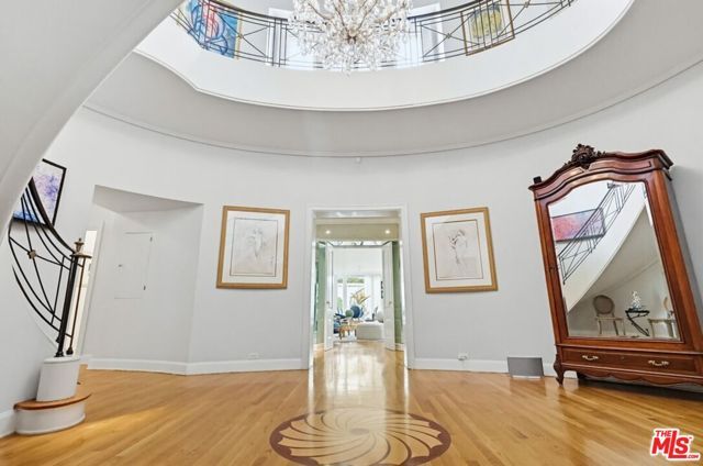 516 S Rimpau Boulevard, Los Angeles, CA 90020