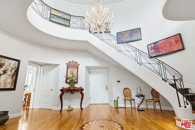 516 S Rimpau Boulevard, Los Angeles, CA 90020