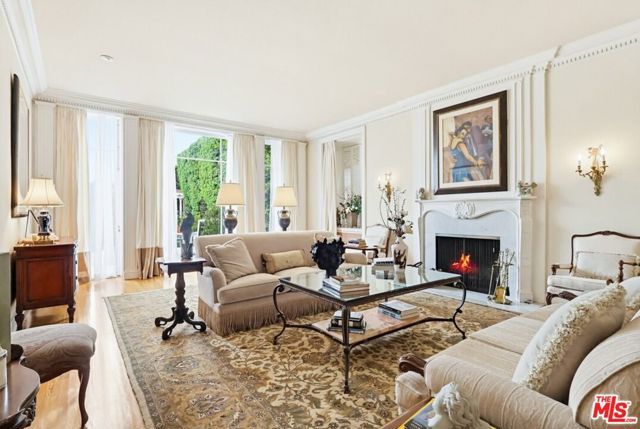 516 S Rimpau Boulevard, Los Angeles, CA 90020