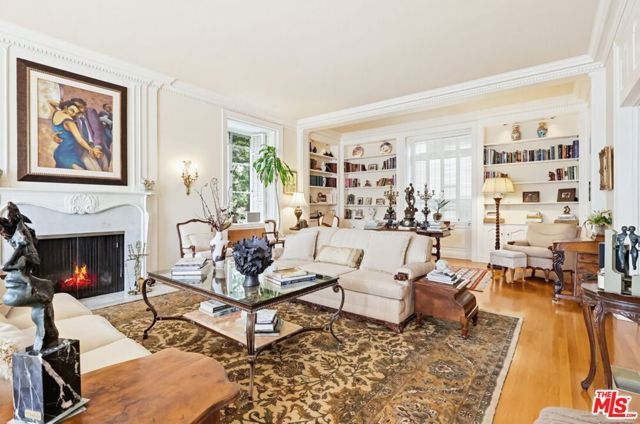 516 S Rimpau Boulevard, Los Angeles, CA 90020