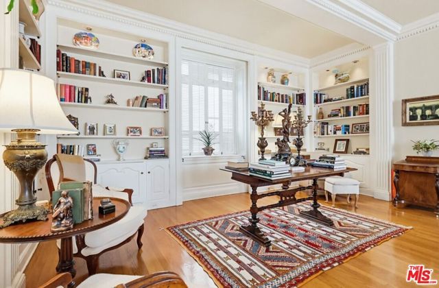 516 S Rimpau Boulevard, Los Angeles, CA 90020