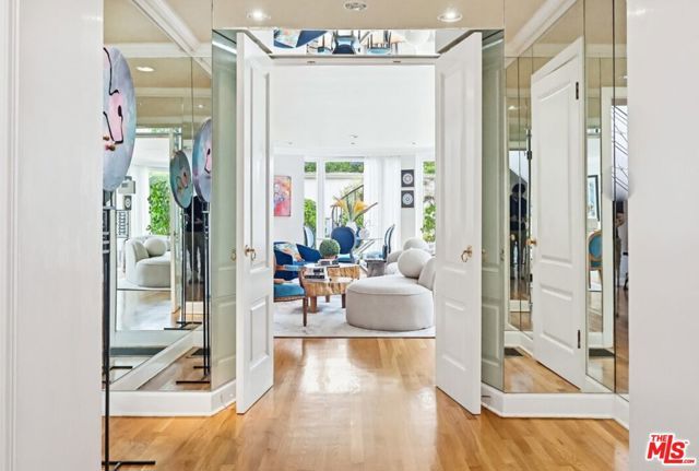 516 S Rimpau Boulevard, Los Angeles, CA 90020