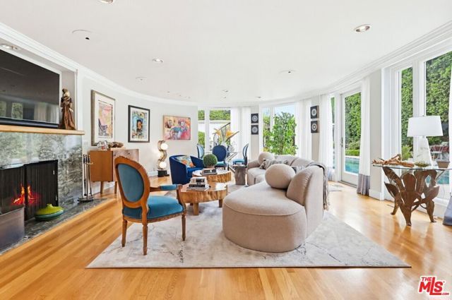 516 S Rimpau Boulevard, Los Angeles, CA 90020