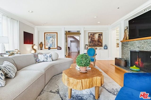 516 S Rimpau Boulevard, Los Angeles, CA 90020