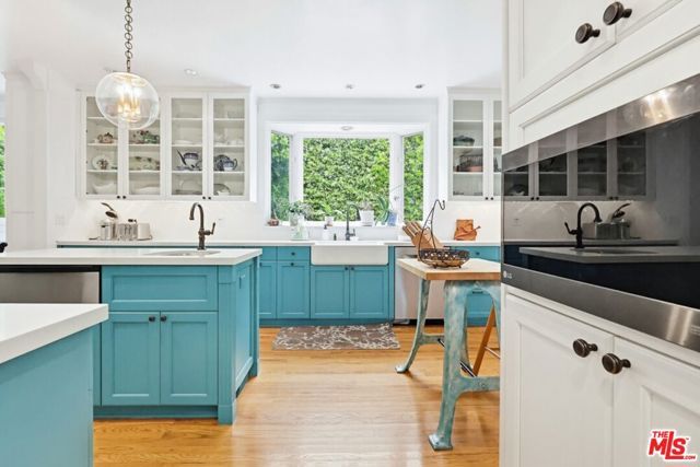 516 S Rimpau Boulevard, Los Angeles, CA 90020