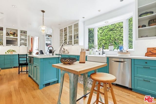 516 S Rimpau Boulevard, Los Angeles, CA 90020