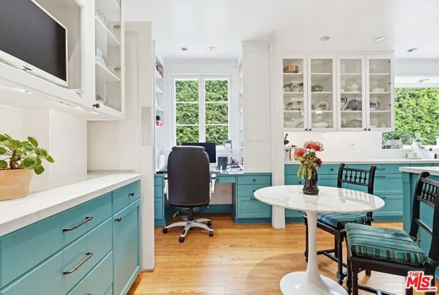 516 S Rimpau Boulevard, Los Angeles, CA 90020