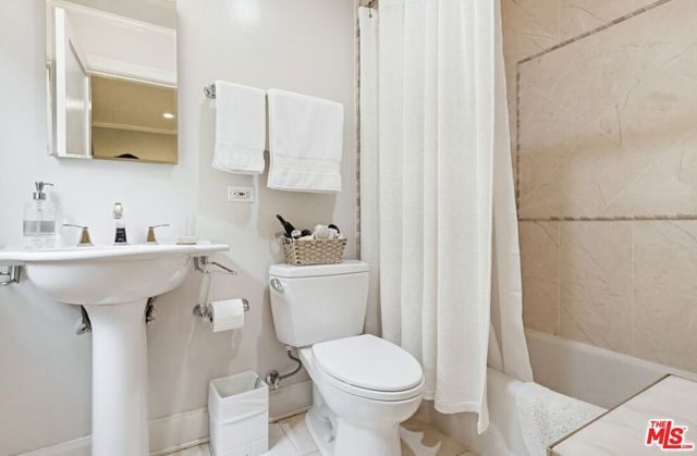 516 S Rimpau Boulevard, Los Angeles, CA 90020