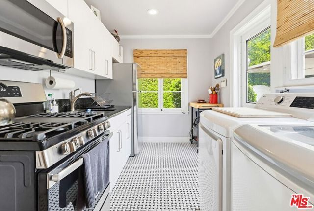 516 S Rimpau Boulevard, Los Angeles, CA 90020