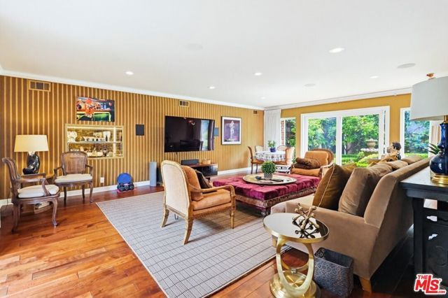 516 S Rimpau Boulevard, Los Angeles, CA 90020