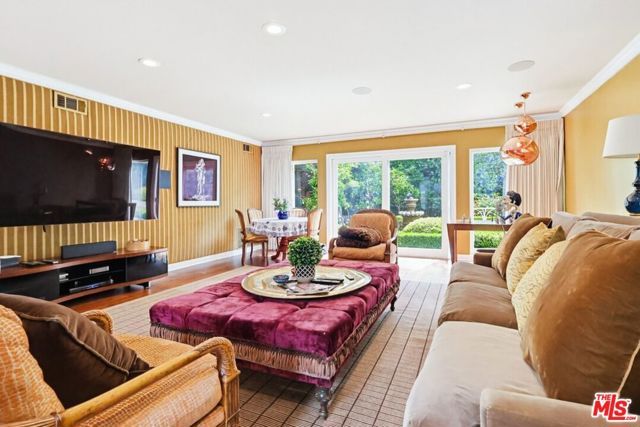 516 S Rimpau Boulevard, Los Angeles, CA 90020