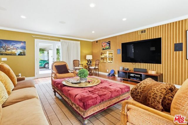 516 S Rimpau Boulevard, Los Angeles, CA 90020