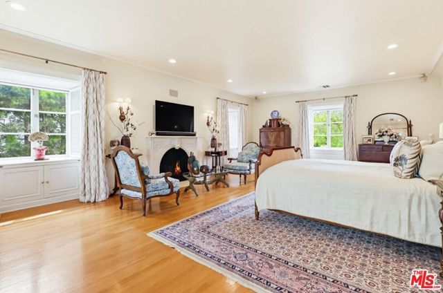 516 S Rimpau Boulevard, Los Angeles, CA 90020