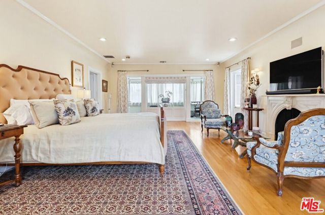 516 S Rimpau Boulevard, Los Angeles, CA 90020