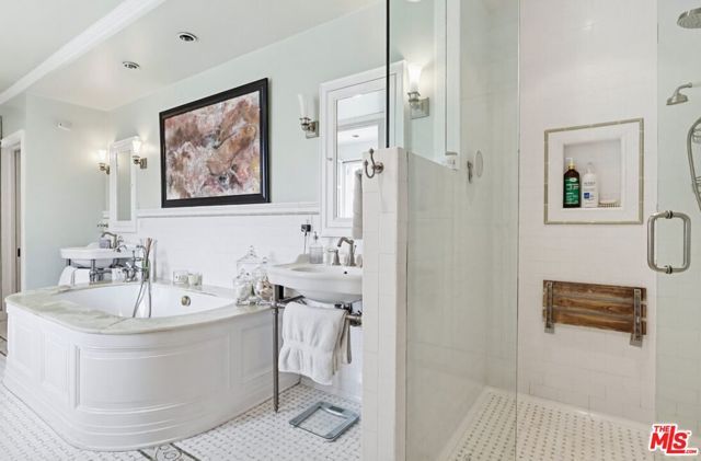 516 S Rimpau Boulevard, Los Angeles, CA 90020