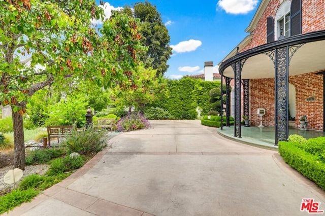 516 S Rimpau Boulevard, Los Angeles, CA 90020