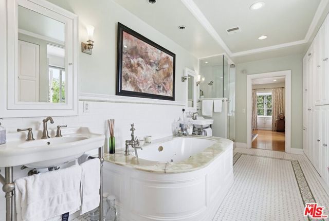 516 S Rimpau Boulevard, Los Angeles, CA 90020