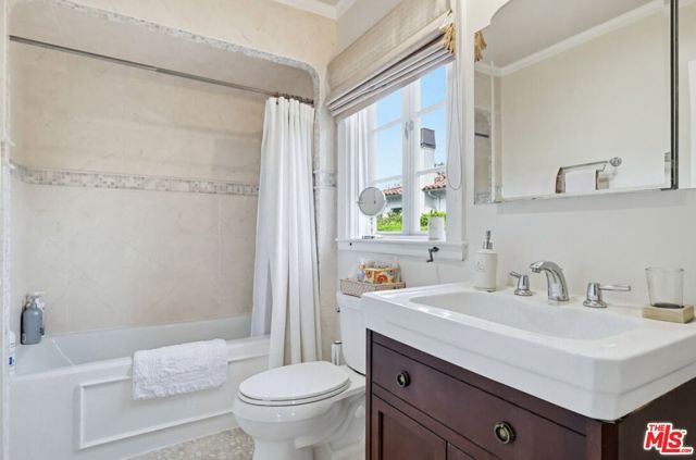 516 S Rimpau Boulevard, Los Angeles, CA 90020