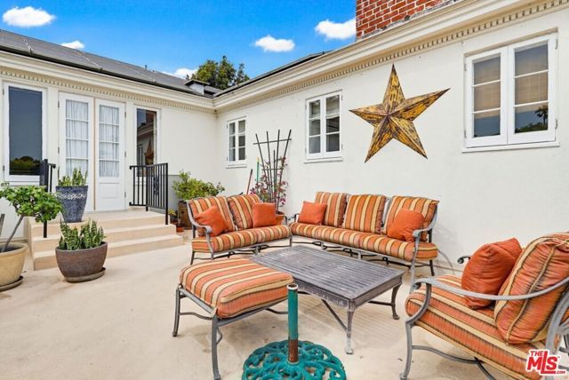516 S Rimpau Boulevard, Los Angeles, CA 90020
