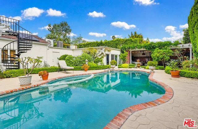 516 S Rimpau Boulevard, Los Angeles, CA 90020