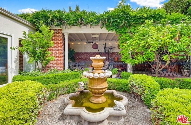 516 S Rimpau Boulevard, Los Angeles, CA 90020
