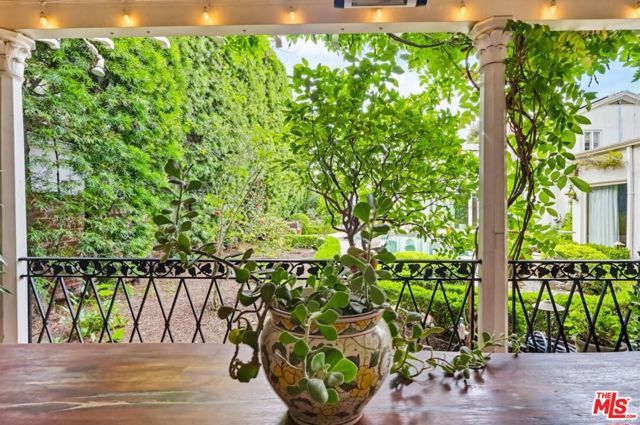 516 S Rimpau Boulevard, Los Angeles, CA 90020