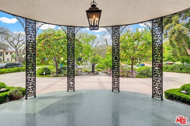 516 S Rimpau Boulevard, Los Angeles, CA 90020