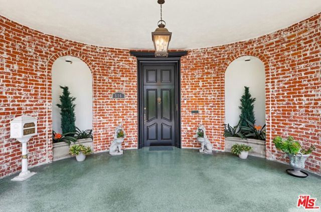 516 S Rimpau Boulevard, Los Angeles, CA 90020