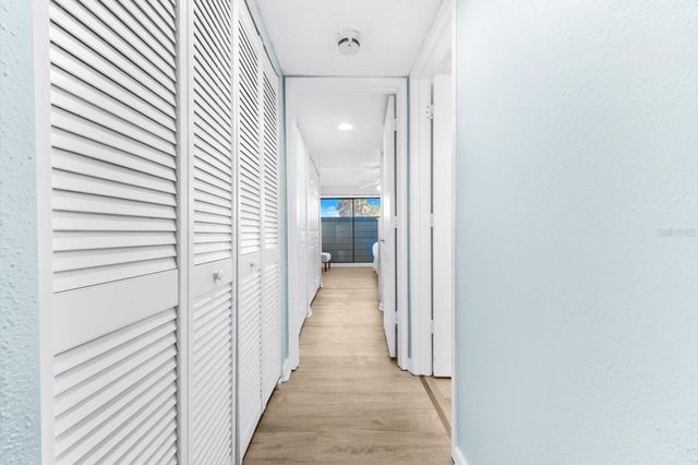 102 68TH STREET 102, Holmes Beach, FL 34217