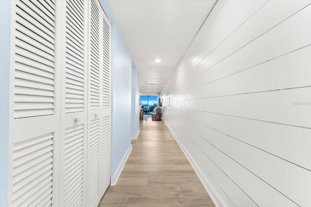 102 68TH STREET 102, Holmes Beach, FL 34217