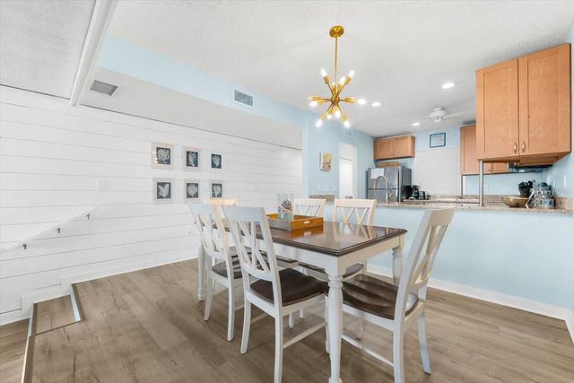 102 68TH STREET 102, Holmes Beach, FL 34217