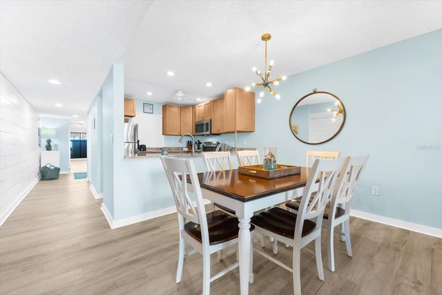 102 68TH STREET 102, Holmes Beach, FL 34217