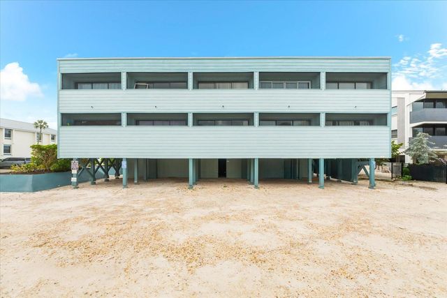 102 68TH STREET 102, Holmes Beach, FL 34217