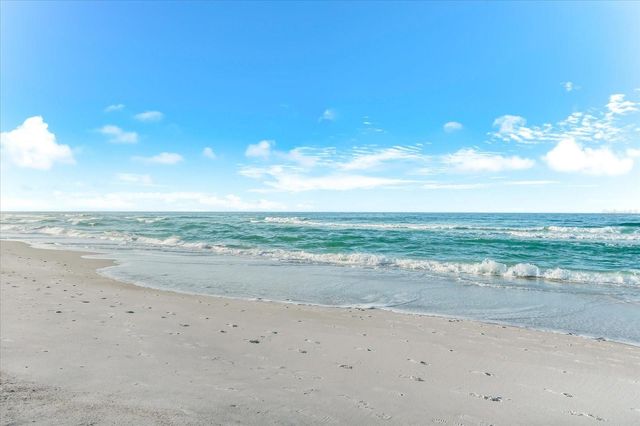 102 68TH STREET 102, Holmes Beach, FL 34217