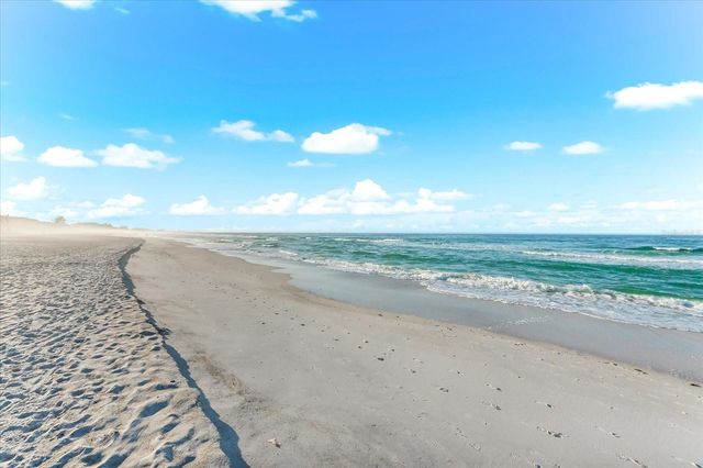 102 68TH STREET 102, Holmes Beach, FL 34217