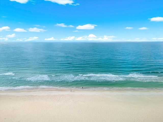 102 68TH STREET 102, Holmes Beach, FL 34217