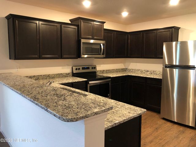 77021 BIRDSEYE Court, Yulee, FL 32097