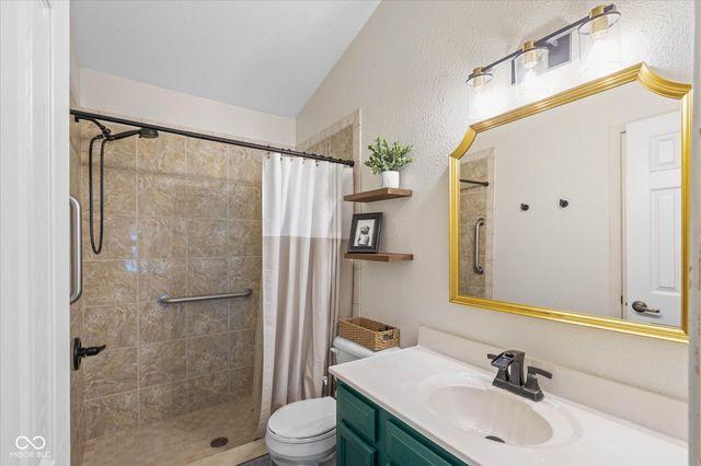 111 Brixton Woods East Drive, Pittsboro, IN 46167