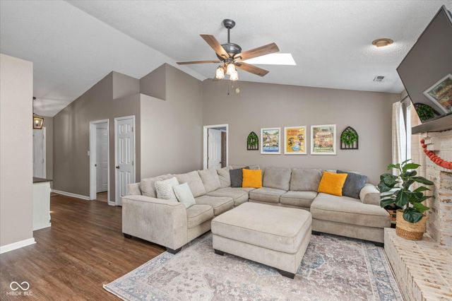 111 Brixton Woods East Drive, Pittsboro, IN 46167