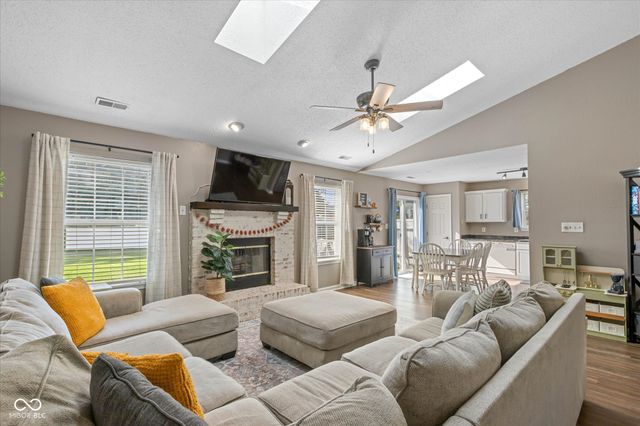 111 Brixton Woods East Drive, Pittsboro, IN 46167